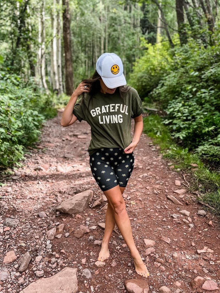 Grateful Living Tee - Style & Grace Co